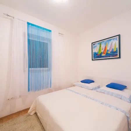 Nika Marangun Apartman *