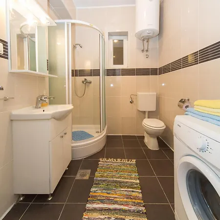 Nika Marangun Appartement