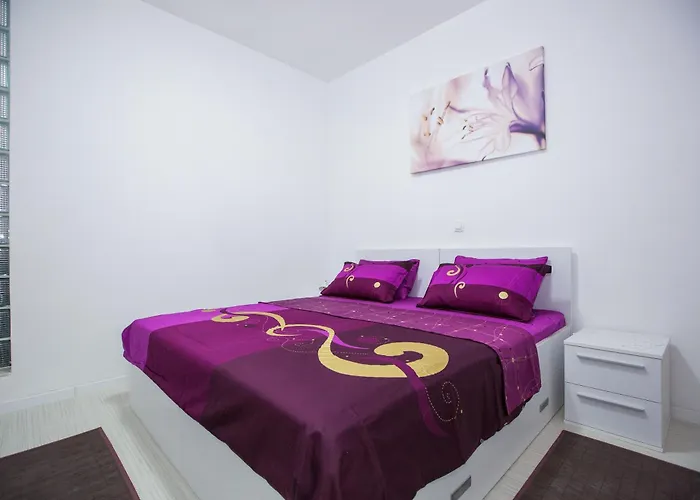 Nika Marangun Appartement