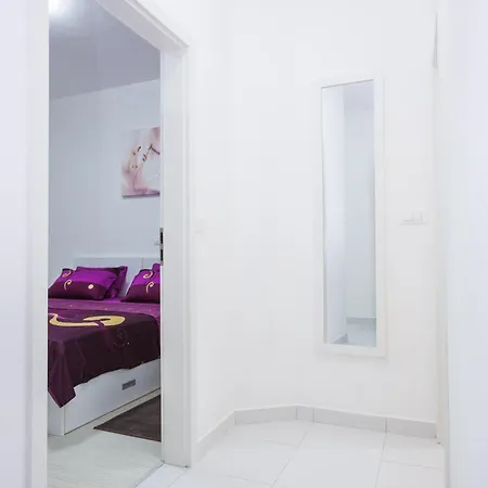 Apartment Nika Marangun *