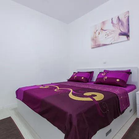 Apartment Nika Marangun